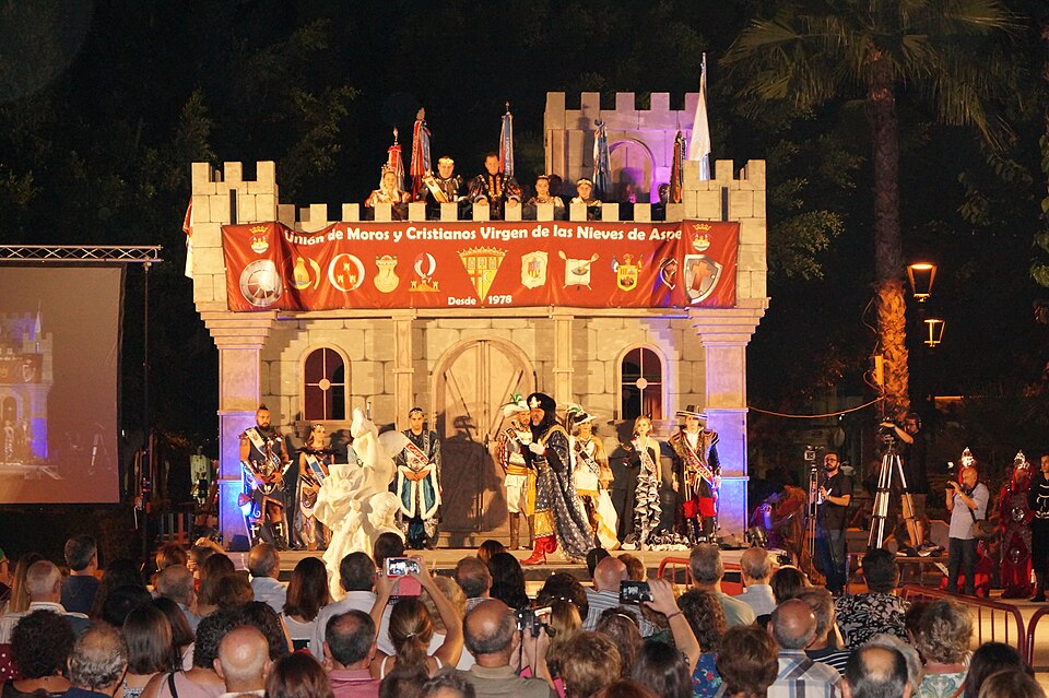 Fiestas Patronales y de Moros y Cristianos.