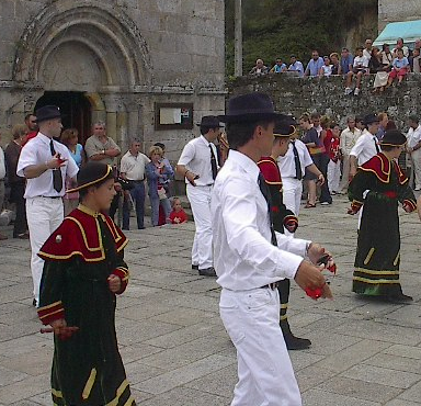 Danza de San Roque de Hío o de los Peregrinos